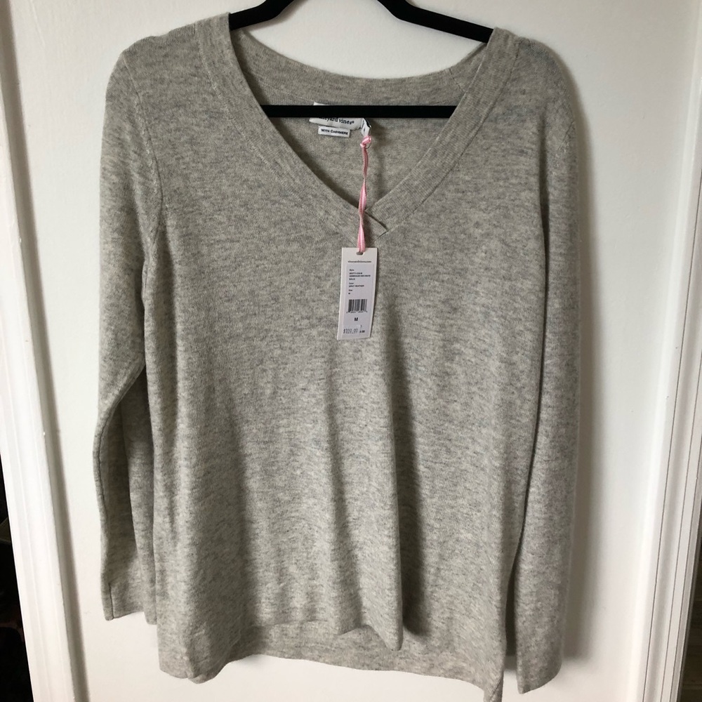 NWT VINEYARD VINES Cashmere V Sweater